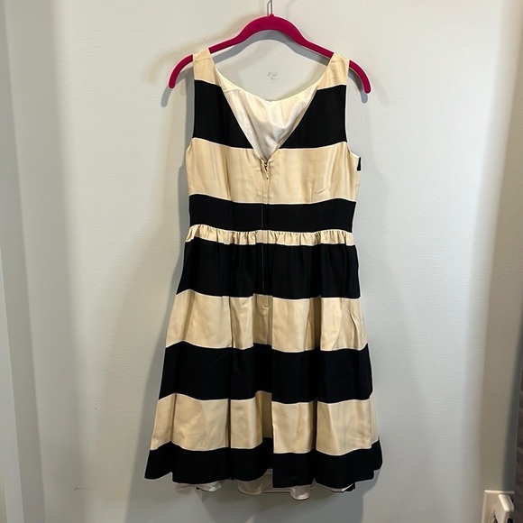 Kate Spade “Carolyn” cream white and black striped colorblock dress 6 NWT - Picture 5 of 5